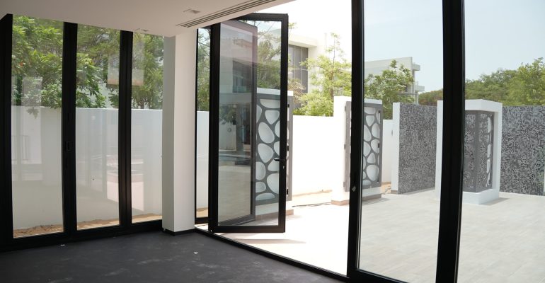 BI-FOLDING DOOR